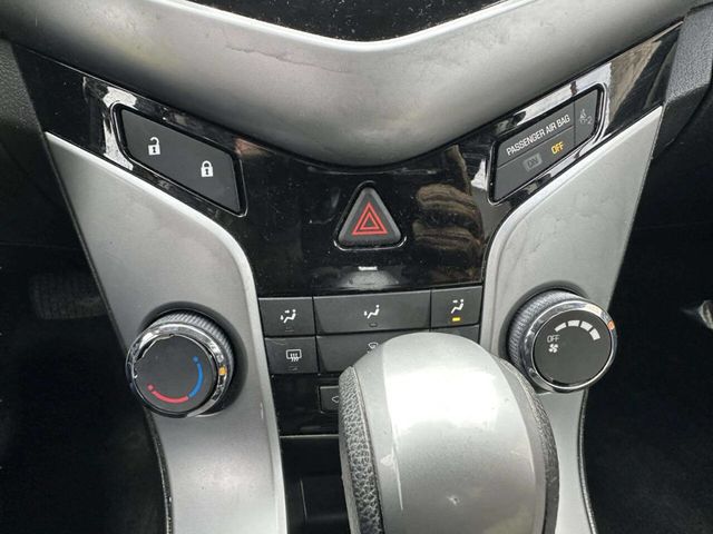 2012 Chevrolet CRUZE 4dr Sedan LS - 22958728 - 28