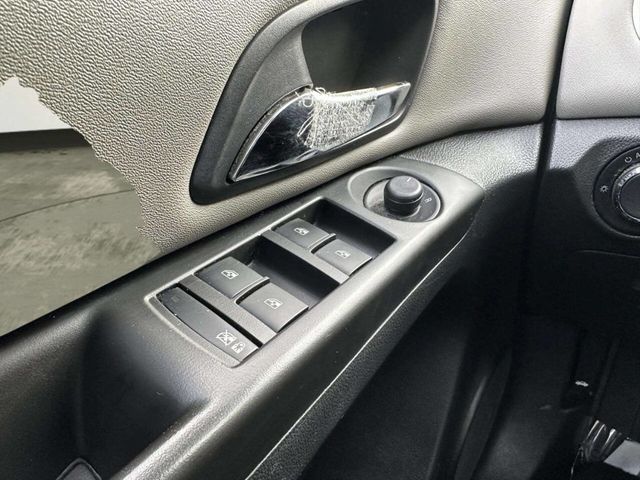 2012 Chevrolet CRUZE 4dr Sedan LS - 22958728 - 30