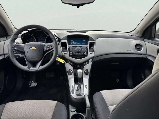 2012 Chevrolet CRUZE 4dr Sedan LS - 23028450 - 31