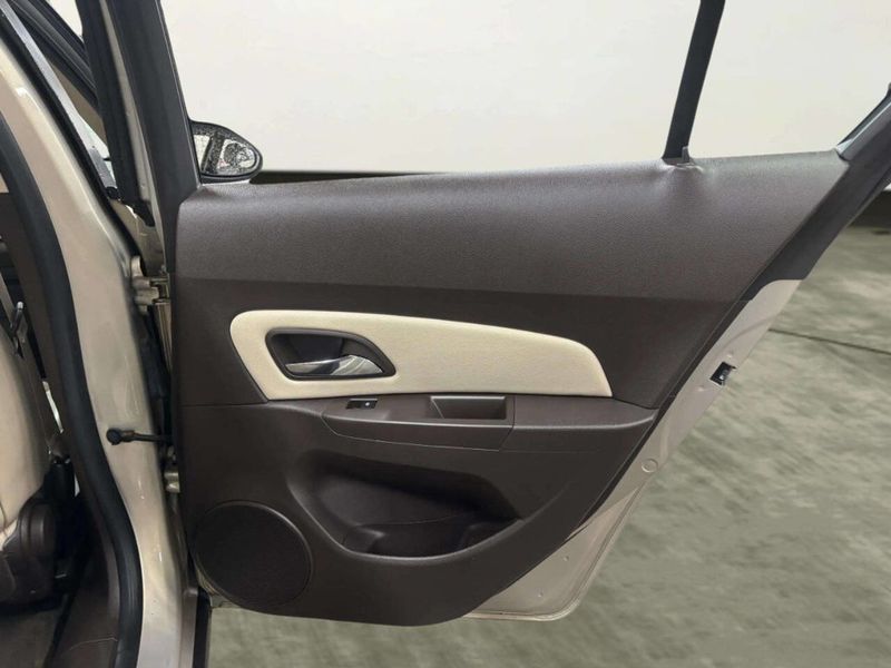 2012 Chevrolet CRUZE 4dr Sedan LTZ - 22995193 - 15