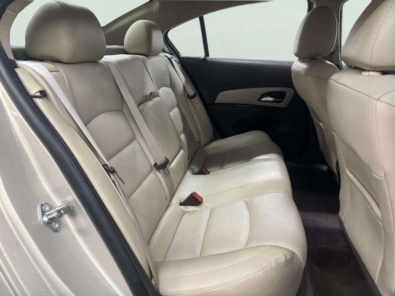2012 Chevrolet CRUZE 4dr Sedan LTZ - 22995193 - 16