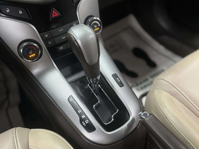 2012 Chevrolet CRUZE 4dr Sedan LTZ - 22995193 - 24