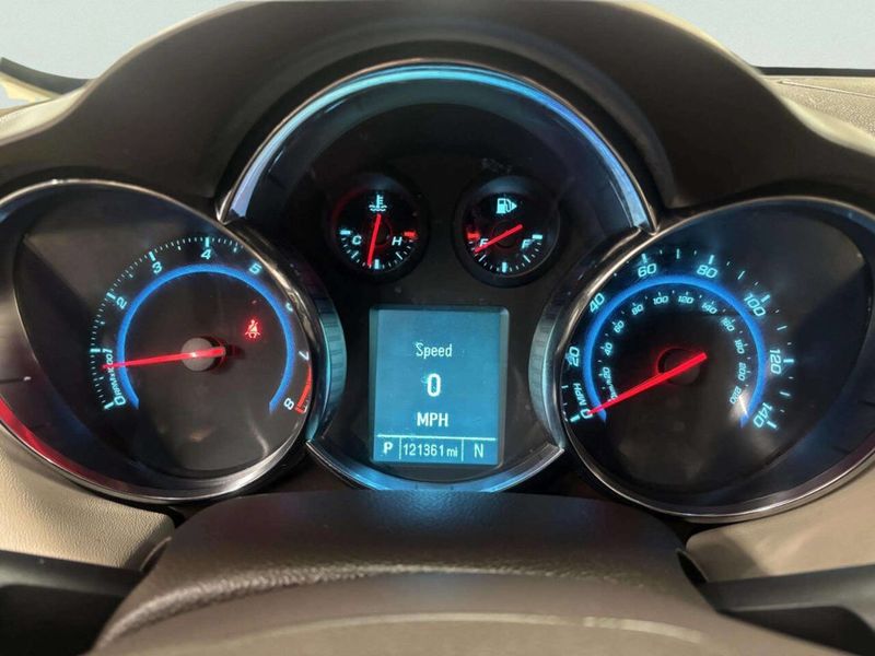 2012 Chevrolet CRUZE 4dr Sedan LTZ - 22995193 - 31