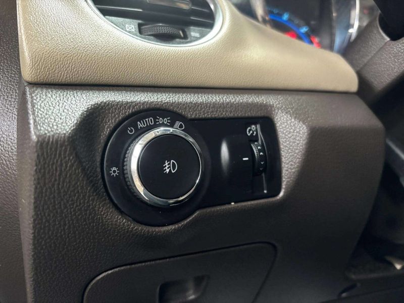 2012 Chevrolet CRUZE 4dr Sedan LTZ - 22995193 - 33