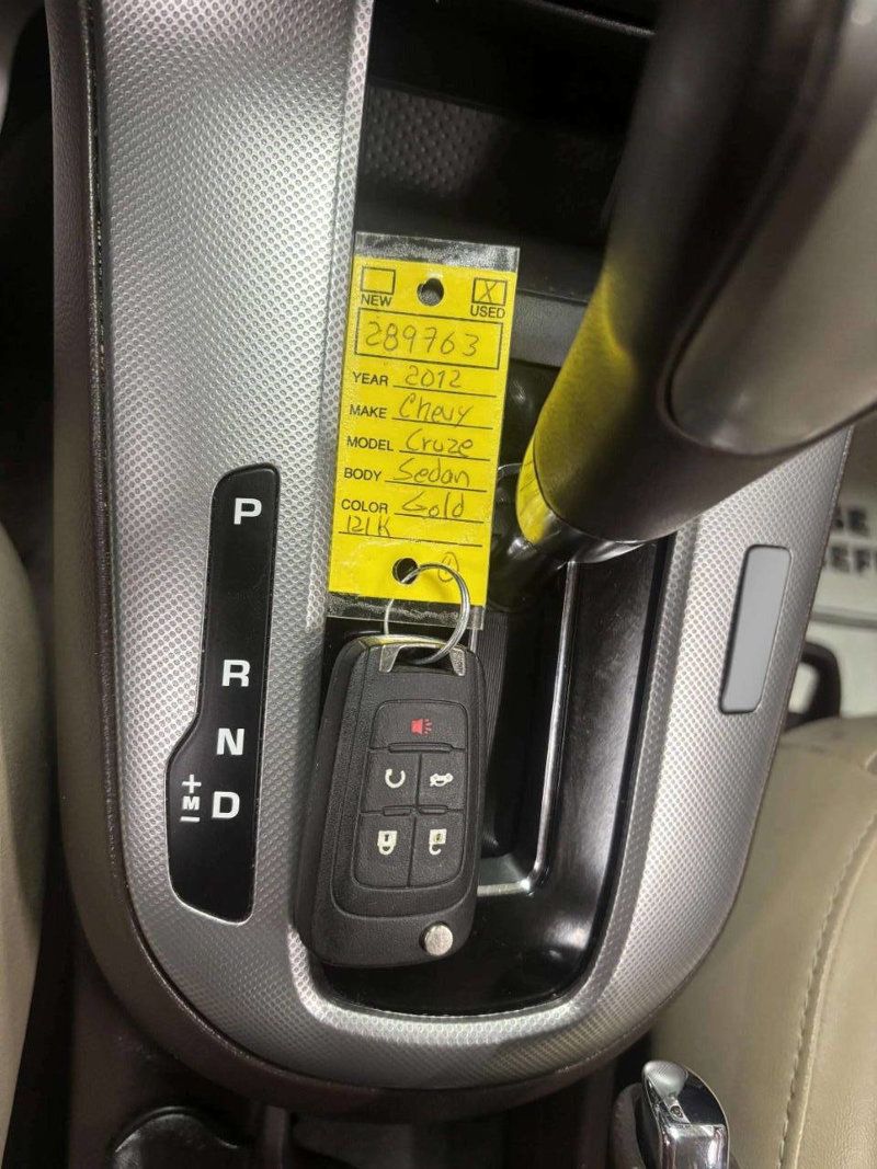2012 Chevrolet CRUZE 4dr Sedan LTZ - 22995193 - 34