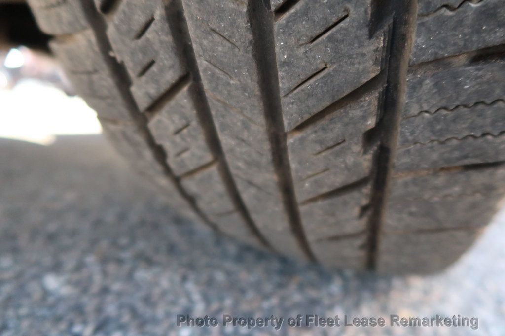 2012 Chevrolet Express Commercial Cutaway Express 3500 KUV Enclosed Utility Ladder Rack SRW - 22940503 - 32