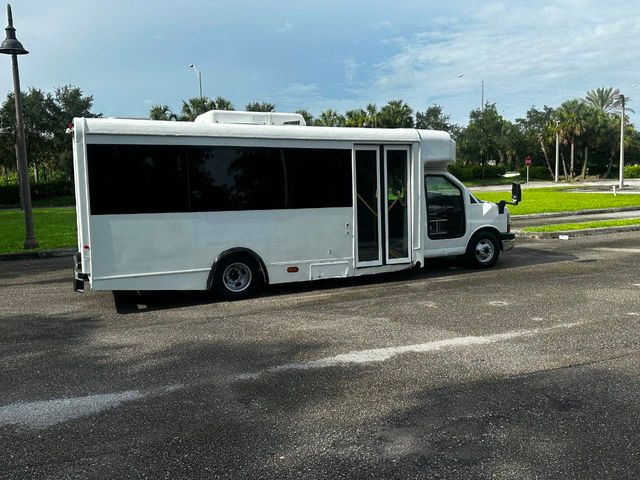 2012 Chevrolet Express Shuttle Bus 13 Passenger RWD 4500 159 - 22042307 - 19