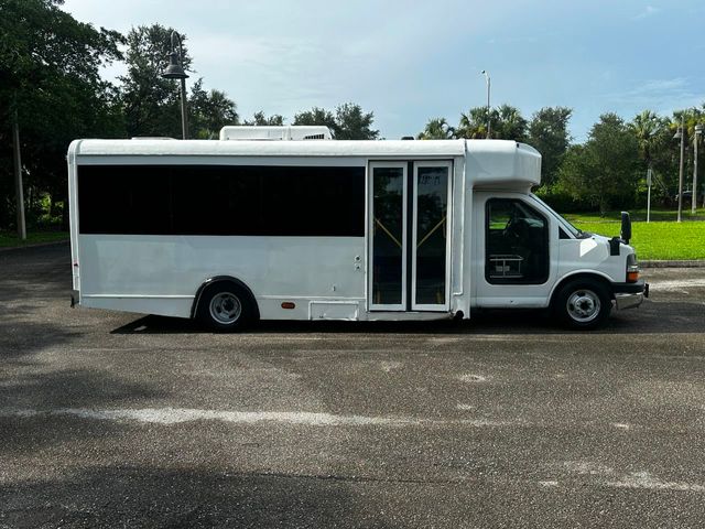 2012 Chevrolet Express Shuttle Bus 13 Passenger RWD 4500 159 - 22042307 - 21
