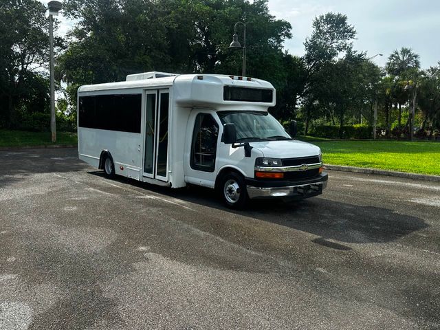 2012 Chevrolet Express Shuttle Bus 13 Passenger RWD 4500 159 - 22042307 - 25