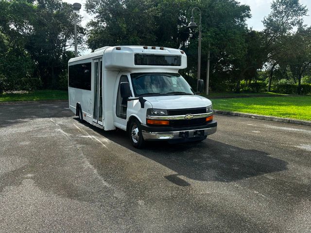 2012 Chevrolet Express Shuttle Bus 13 Passenger RWD 4500 159 - 22042307 - 26