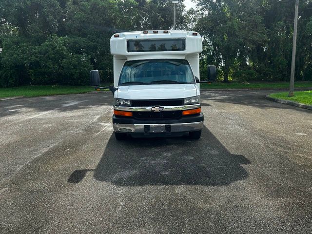 2012 Chevrolet Express Shuttle Bus 13 Passenger RWD 4500 159 - 22042307 - 28