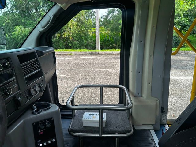 2012 Chevrolet Express Shuttle Bus 13 Passenger RWD 4500 159 - 22042307 - 31