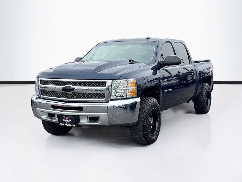2012 Chevrolet Silverado 1500 LT photo 2
