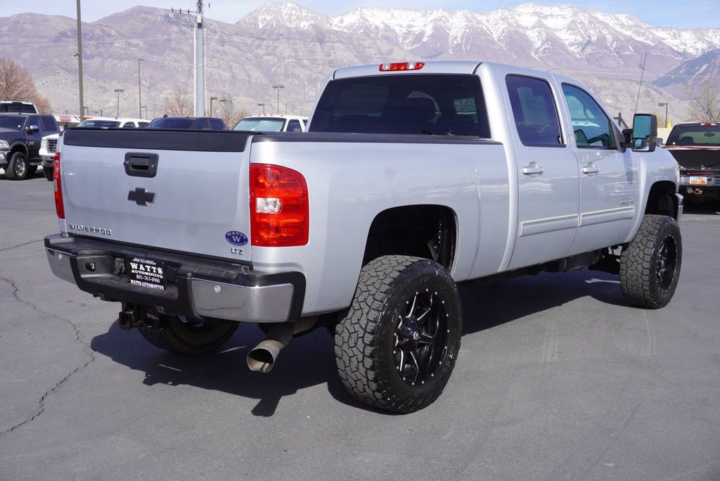 2012 Chevrolet Silverado 3500HD LTZ - 23004305 - 11