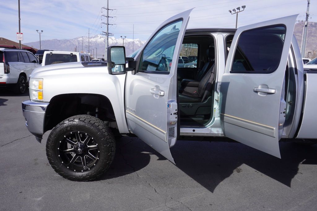 2012 Chevrolet Silverado 3500HD LTZ - 23004305 - 21