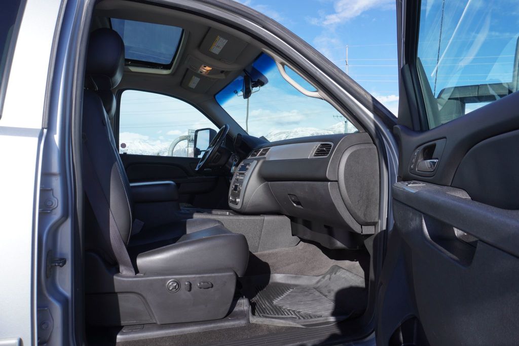 2012 Chevrolet Silverado 3500HD LTZ - 23004305 - 22