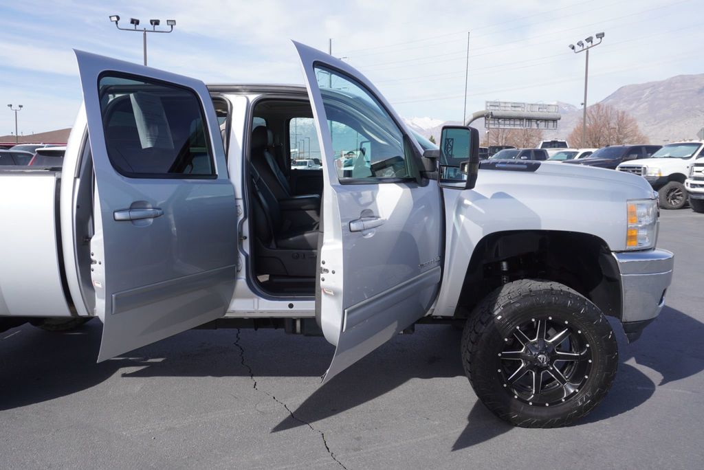 2012 Chevrolet Silverado 3500HD LTZ - 23004305 - 24
