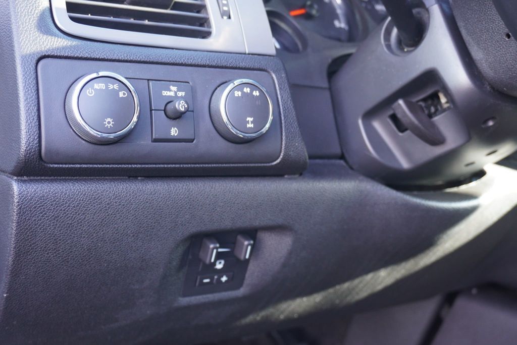 2012 Chevrolet Silverado 3500HD LTZ - 23004305 - 28