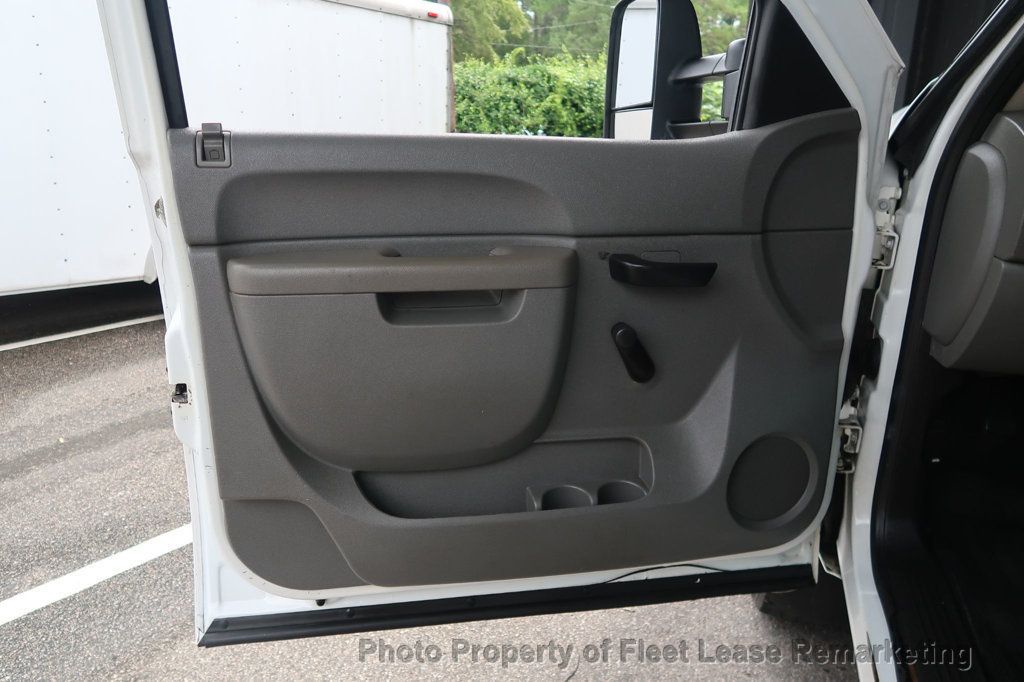 2012 Chevrolet Silverado 3500HD Silverado 3500 2WD Reg Cab Enclosed Utliity Ladder Rack  - 23073139 - 12