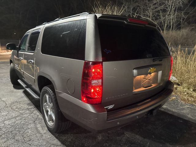 2012 Chevrolet Suburban 4WD 4dr 1500 LT - 22968871 - 3