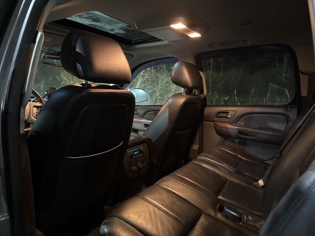 2012 Chevrolet Suburban 4WD 4dr 1500 LT - 22968871 - 7