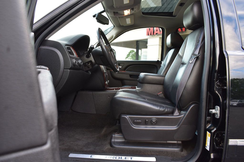 2012 Chevrolet Suburban 4WD 4dr 1500 LTZ - 23069846 - 13