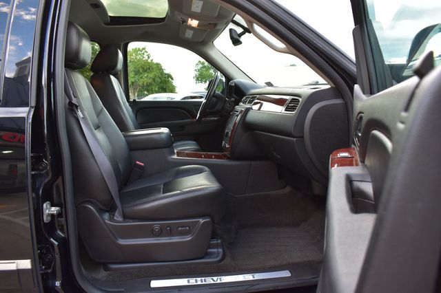 2012 Chevrolet Suburban 4WD 4dr 1500 LTZ - 23069846 - 16