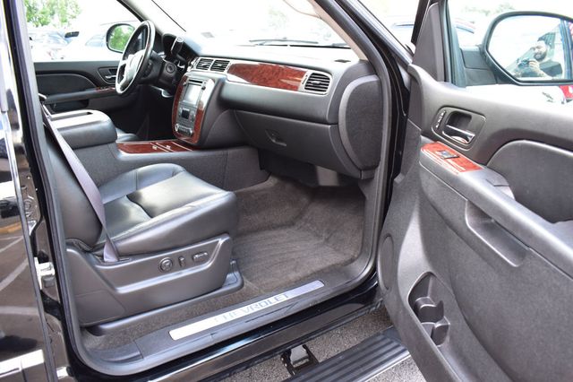 2012 Chevrolet Suburban 4WD 4dr 1500 LTZ - 23069846 - 18