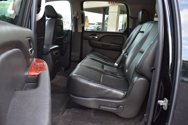 2012 Chevrolet Suburban 4WD 4dr 1500 LTZ - 23069846 - 19