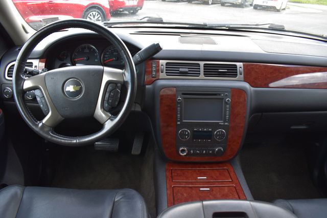 2012 Chevrolet Suburban 4WD 4dr 1500 LTZ - 23069846 - 28