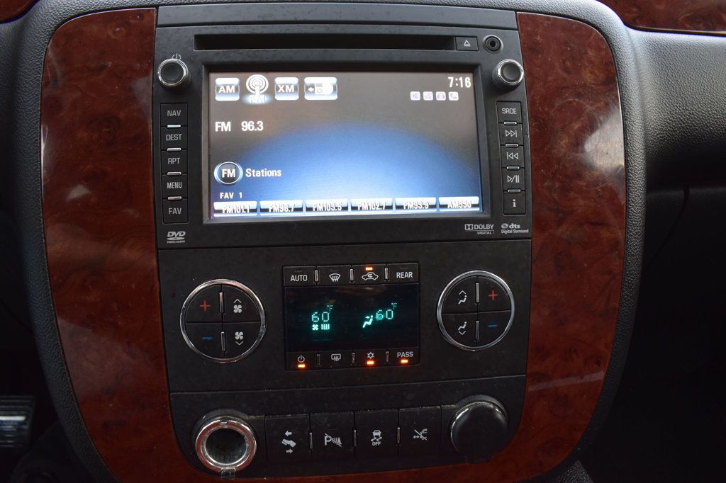 2012 Chevrolet Suburban 4WD 4dr 1500 LTZ - 23069846 - 37