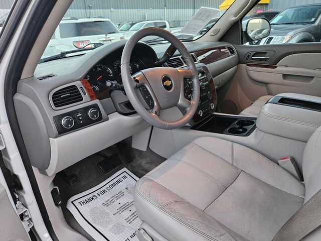 2012 Chevrolet Suburban LT 4x4 4dr SUV - 22970226 - 10