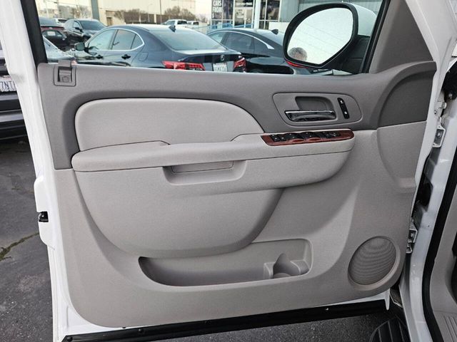 2012 Chevrolet Suburban LT 4x4 4dr SUV - 22970226 - 11