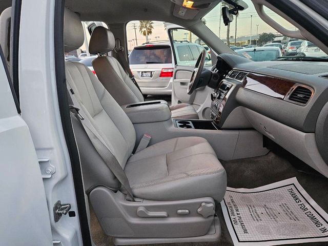 2012 Chevrolet Suburban LT 4x4 4dr SUV - 22970226 - 17