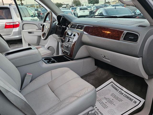 2012 Chevrolet Suburban LT 4x4 4dr SUV - 22970226 - 18