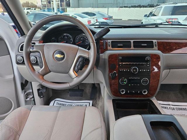 2012 Chevrolet Suburban LT 4x4 4dr SUV - 22970226 - 20