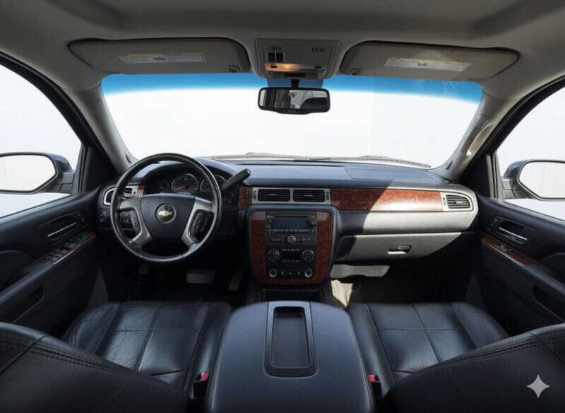 2012 Chevrolet Suburban LT 4x4 4dr SUV - 22913925 - 8