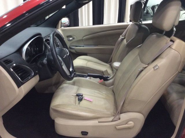 2012 Chrysler 200 Limited photo 11