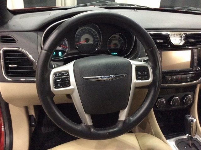2012 Chrysler 200 Limited photo 13