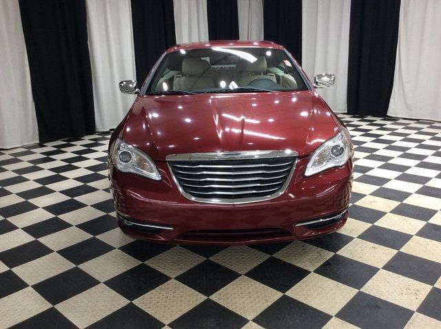 2012 Chrysler 200 Limited photo 2