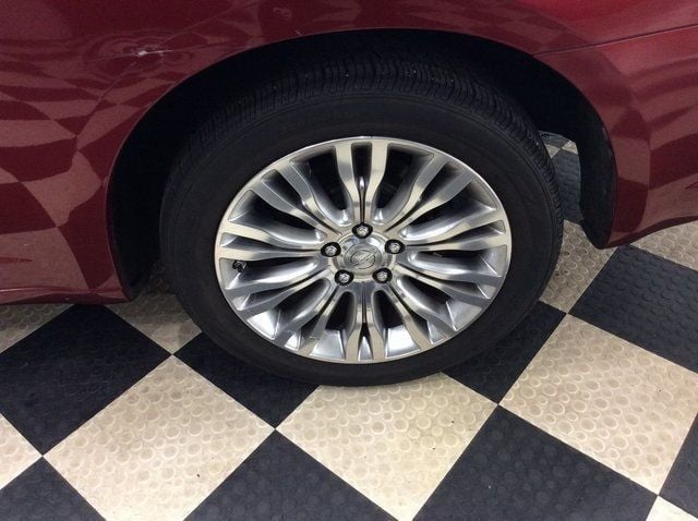2012 Chrysler 200 Limited photo 25