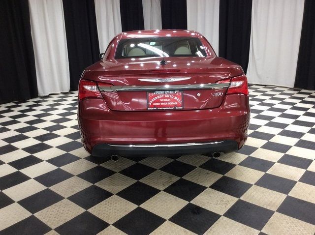 2012 Chrysler 200 Limited photo 5
