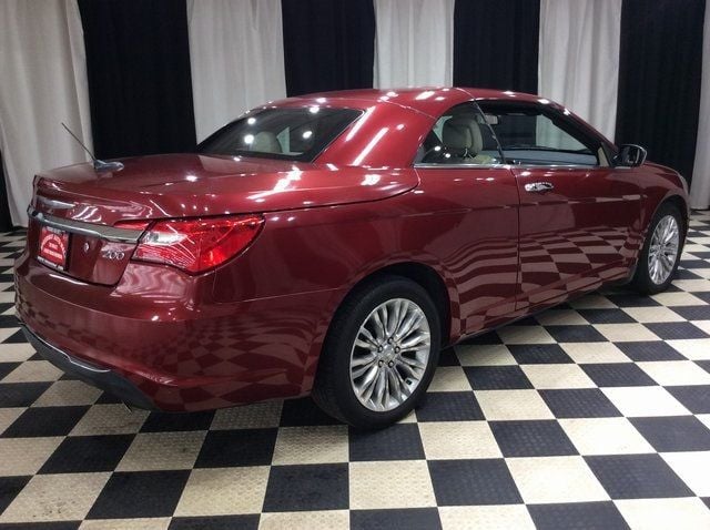 2012 Chrysler 200 Limited photo 6