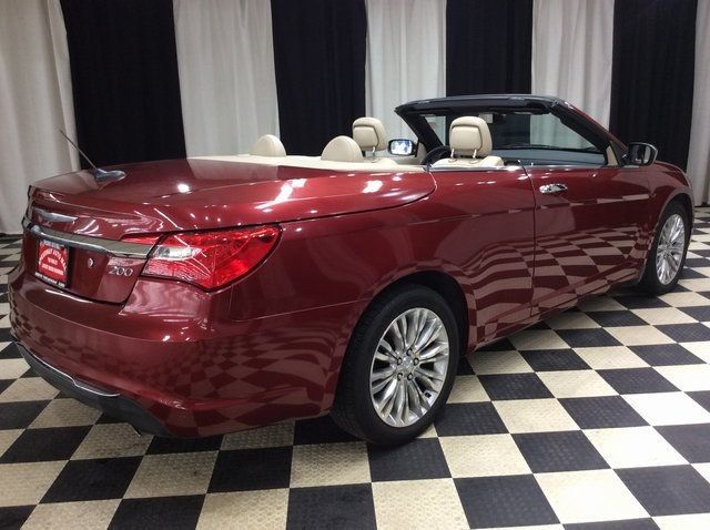2012 Chrysler 200 Limited photo 9