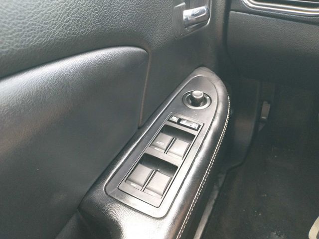 2012 Chrysler 200 4dr Sedan Limited - 23020721 - 16