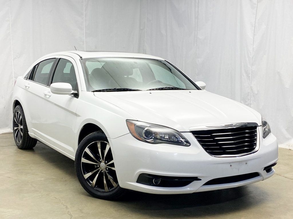 2012 Chrysler 200 4dr Sedan S - 22665335 - 1