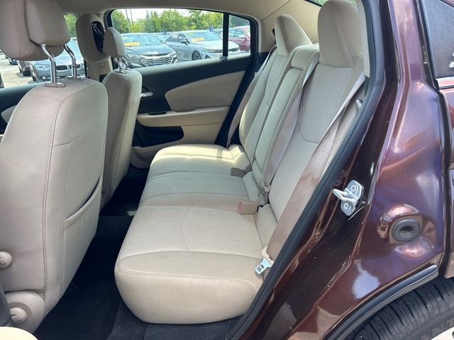 2012 Chrysler 200 4dr Sedan Touring - 23068697 - 6