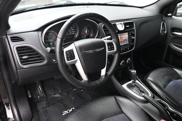 2012 Chrysler 200 Sedan S  - 22859248 - 6