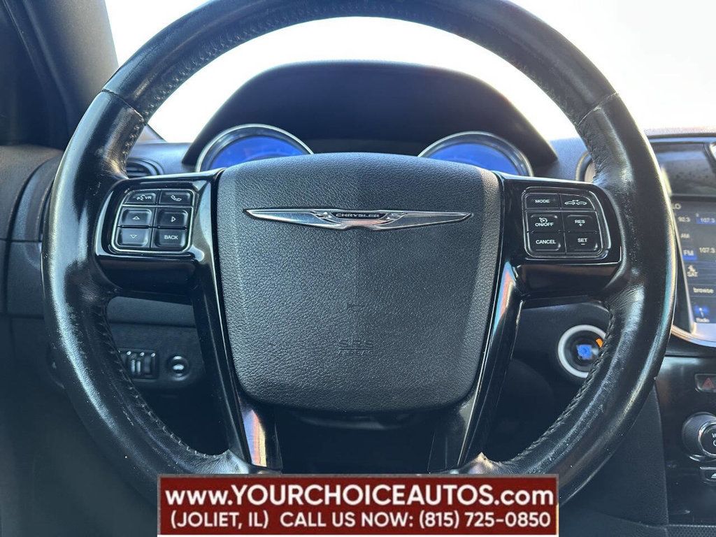 2012 Chrysler 300 4dr Sedan V6 300S RWD - 22799927 - 25