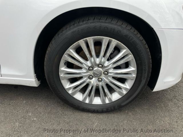 2012 Chrysler 300 4dr Sedan V6 Limited AWD - 22949916 - 12